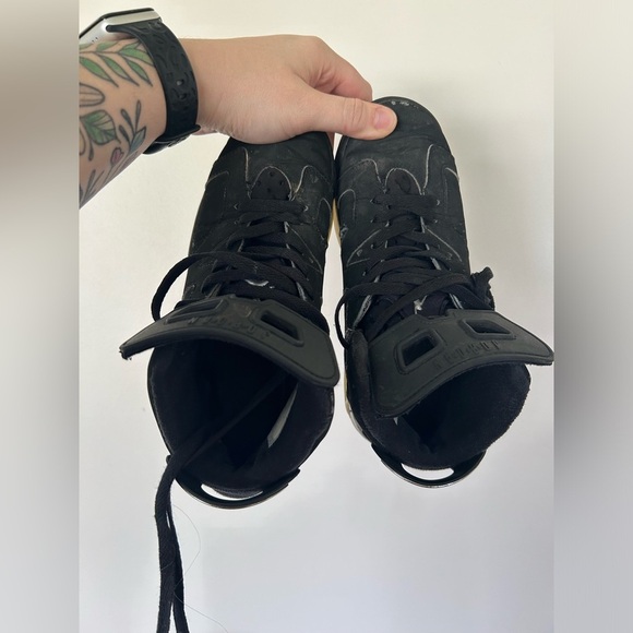 Jordan Retro 6’s (Chrome) colourway - Picture 6 of 8